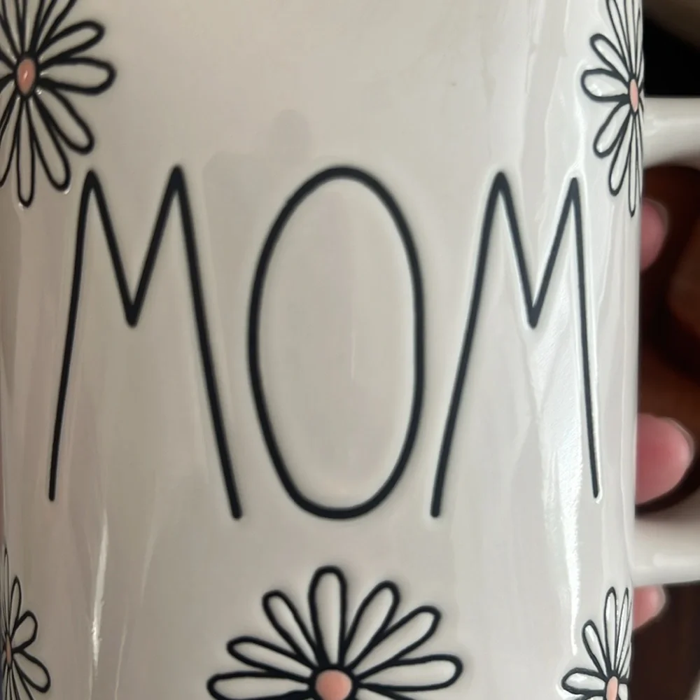 💕Rae Dunn Cute.MOM MUG💕